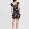 Minikleid aus Crêpe mit Flatterärmeln Minikleid aus Crêpe mit Flatterärmeln
