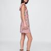 Minikleid aus Crêpe mit Flatterärmeln Minikleid aus Crêpe mit Flatterärmeln