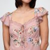 Minikleid aus Crêpe mit Flatterärmeln Minikleid aus Crêpe mit Flatterärmeln