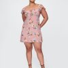 Minikleid aus Crêpe mit Flatterärmeln Minikleid aus Crêpe mit Flatterärmeln