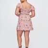 Minikleid aus Crêpe mit Flatterärmeln Minikleid aus Crêpe mit Flatterärmeln