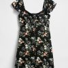 Minikleid aus Crêpe mit Flatterärmeln Minikleid aus Crêpe mit Flatterärmeln