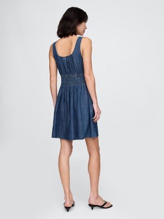 Minikleid aus Denim mit gesmokter Taille und Bindeband vorn