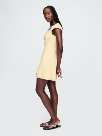 Minikleid mit Flügelärmeln aus Leinenmischung
