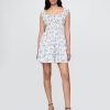 Minikleid mit gesmokter Taille und Bindeband vorn Minikleid mit gesmokter Taille und Bindeband vorn
