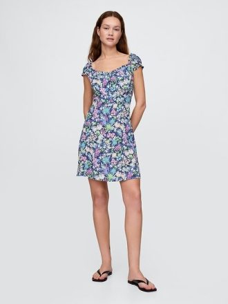 Minikleid mit Puffärmeln und Herzausschnitt