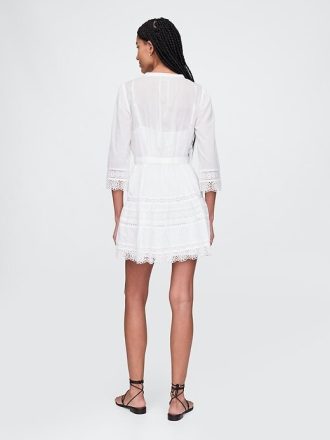 Minikleid mit Spitzenbesatz