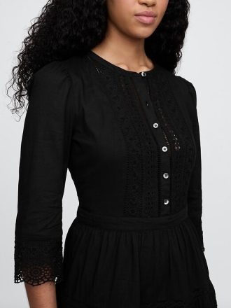 Minikleid mit Spitzenbesatz