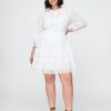 Minikleid mit Spitzenbesatz