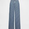 Mittelhohe Baggy-Jeans aus ultraweichem Denim mit Streifen Mittelhohe Baggy-Jeans aus ultraweichem Denim mit Streifen