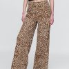 Mittelhohe, ultraweiche Baggy-Jeans mit Leopardenmuster Mittelhohe, ultraweiche Baggy-Jeans mit Leopardenmuster