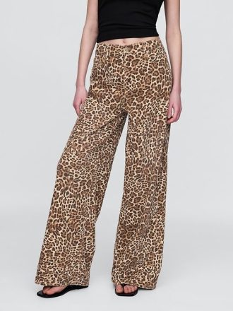 Mittelhohe, ultraweiche Baggy-Jeans mit Leopardenmuster