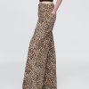 Mittelhohe, ultraweiche Baggy-Jeans mit Leopardenmuster Mittelhohe, ultraweiche Baggy-Jeans mit Leopardenmuster