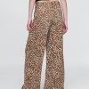 Mittelhohe, ultraweiche Baggy-Jeans mit Leopardenmuster Mittelhohe, ultraweiche Baggy-Jeans mit Leopardenmuster