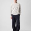 Moderne Khakihosen im Baggy Fit Moderne Khakihosen im Baggy Fit