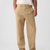 Moderne Khakihosen im Baggy Fit Moderne Khakihosen im Baggy Fit