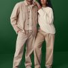 Moderne Khakihosen im Baggy Fit Moderne Khakihosen im Baggy Fit