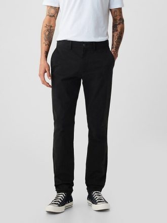Moderne Khakihosen im Skinny Fit