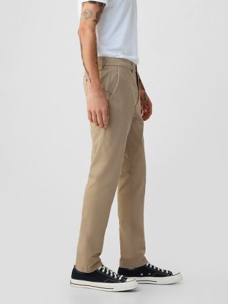 Moderne Khakihosen im Skinny Fit