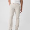 Moderne Khakihosen im Skinny Fit