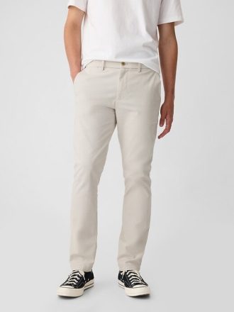 Moderne Khakihosen im Skinny Fit