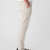 Moderne Khakihosen im Skinny Fit