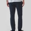 Moderne Khakihosen im Skinny Fit