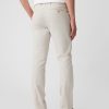 Moderne Khakihosen im Skinny Fit