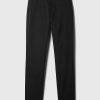 Moderne Khakihosen im Skinny Fit