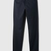 Moderne Khakihosen im Skinny Fit