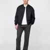 Moderne Khakis im Relaxed Fit Moderne Khakis im Relaxed Fit
