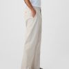 Moderne Khakis im Relaxed Fit Moderne Khakis im Relaxed Fit
