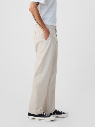 Moderne Khakis im Relaxed Fit