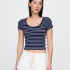 Modernes Crop-T-Shirt mit Flügelärmeln Modernes Crop-T-Shirt mit Flügelärmeln