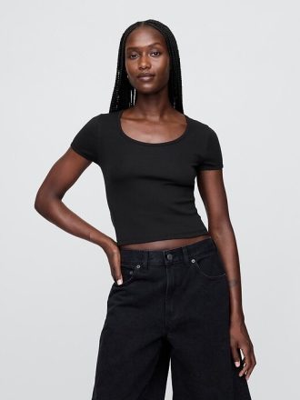 Modernes Crop-T-Shirt mit Flügelärmeln