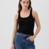 Modernes Crop-Tanktop