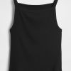 Modernes Crop-Tanktop mit Schürzenkragen Modernes Crop-Tanktop mit Schürzenkragen