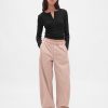 Modernes geripptes Henley-T-Shirt Modernes geripptes Henley-T-Shirt