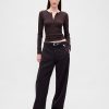 Modernes geripptes Henley-T-Shirt Modernes geripptes Henley-T-Shirt