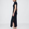 Modernes geripptes Maxi-T-Shirt-Kleid Modernes geripptes Maxi-T-Shirt-Kleid