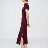 Modernes geripptes Maxi-T-Shirt-Kleid Modernes geripptes Maxi-T-Shirt-Kleid