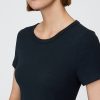 Modernes geripptes Maxi-T-Shirt-Kleid Modernes geripptes Maxi-T-Shirt-Kleid