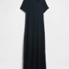Modernes geripptes Maxi-T-Shirt-Kleid Modernes geripptes Maxi-T-Shirt-Kleid