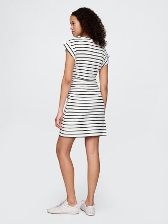 Modernes geripptes Minikleid mit Rüschen