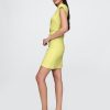 Modernes geripptes Minikleid mit Rüschen Modernes geripptes Minikleid mit Rüschen