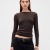 Modernes, geschrumpftes T-Shirt Modernes, geschrumpftes T-Shirt