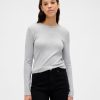 Modernes, geschrumpftes T-Shirt Modernes, geschrumpftes T-Shirt