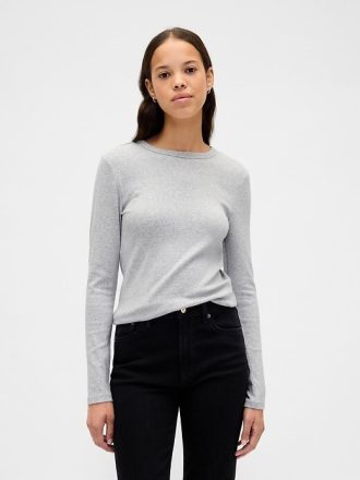 Modernes, geschrumpftes T-Shirt