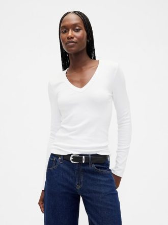 Modernes, geschrumpftes T-Shirt mit V-Ausschnitt