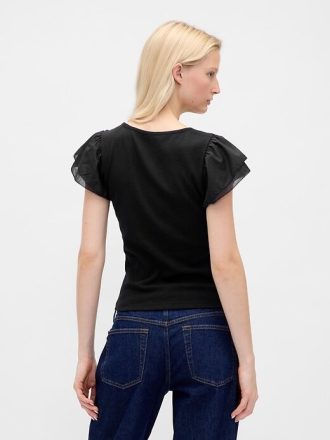 Modernes, kurzes T-Shirt mit Rüschen und Puffärmeln